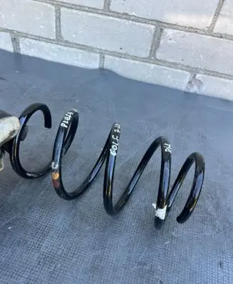 Volkswagen Golf VII Front coil spring 