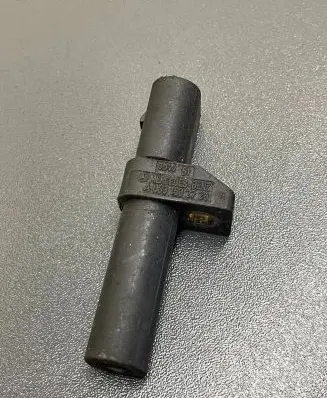 Mercedes-Benz C W203 Crankshaft position sensor 0261210171 A0031532728 09W51
