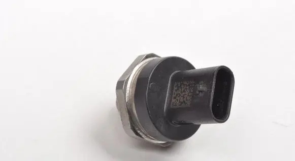 BMW 7 G11 G12 Fuel pressure sensor 0261545122