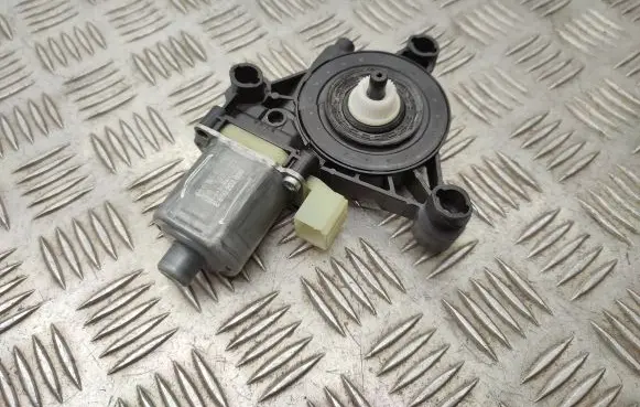 Volkswagen T-Roc Front door window regulator motor 5Q0959802A 0130822714