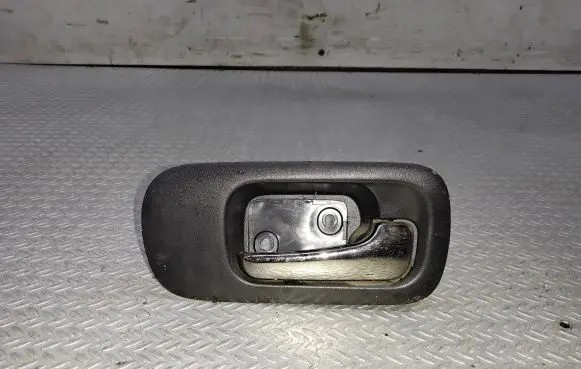 Honda CR-V Front door interior handle