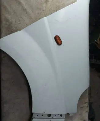 Opel Vivaro Fender