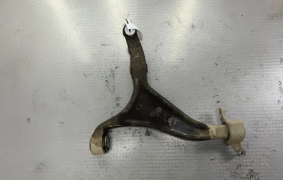 Mercedes-Benz ML W166 Front lower control arm/wishbone 16604