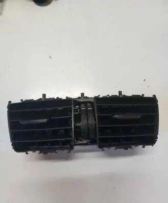 Rear air vent grill