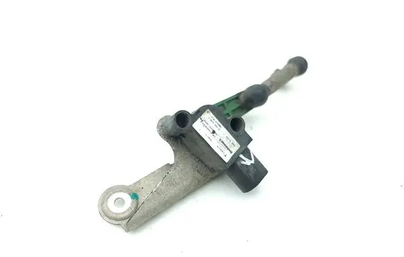 Tesla Model S Front height sensor lever 600651400B