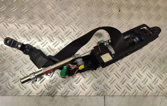 Volvo XC60 Front seatbelt G6153888R0B 120303