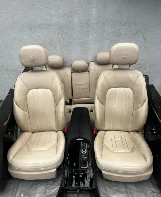 Maserati Levante Seat set 