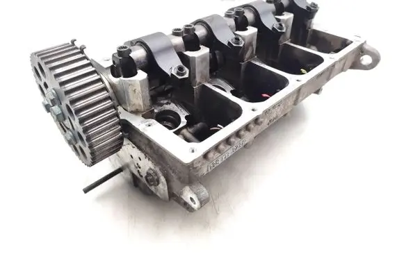 Volkswagen New Beetle Engine head 038103373R