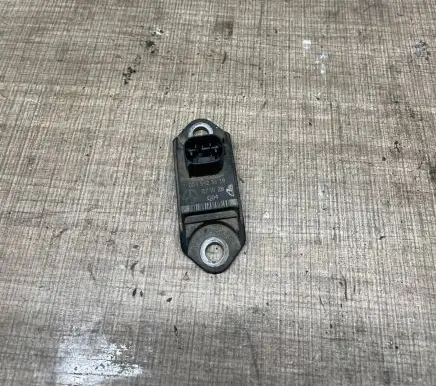 Mercedes-Benz S W221 Airbag deployment crash/impact sensor A0045423518