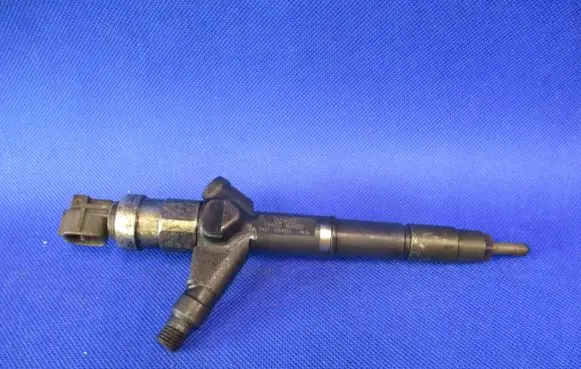 Nissan Pathfinder R50 Fuel injector 16600AU600 04D05906