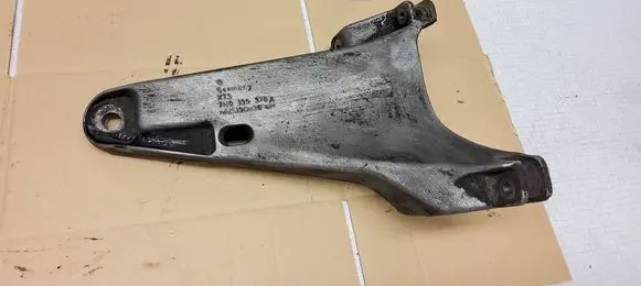 Volkswagen Transporter - Caravelle T5 Engine mounting bracket 7H0199370A
