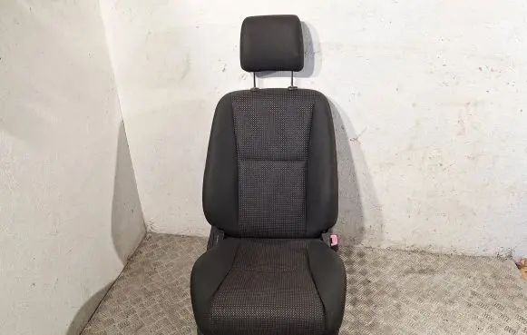 Toyota Corolla Verso AR10 Front passenger seat 714300F180B0 710720F060B0