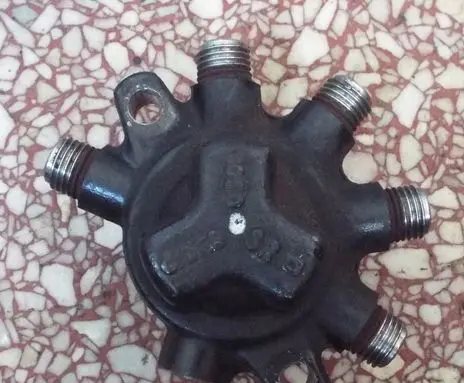 Ford Focus Fuel distributor 4M5Q9D280DB