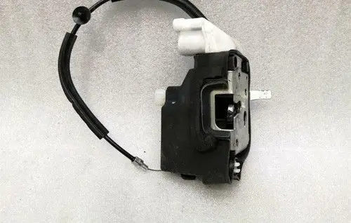 Maserati Coupe Coupe door lock (next to the handle) 68206500