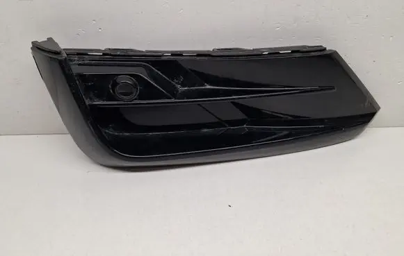 Volkswagen Tiguan Front bumper lower grill 5NA853665D