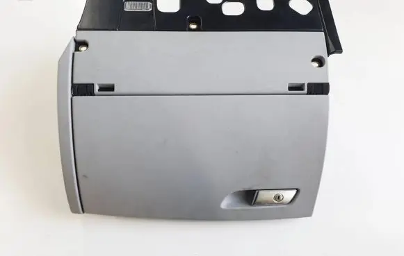 Audi A6 C7 Glove box