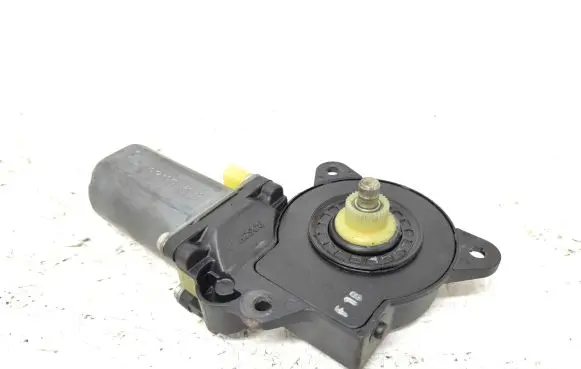 Ford Fiesta Front door window regulator motor 0130821939