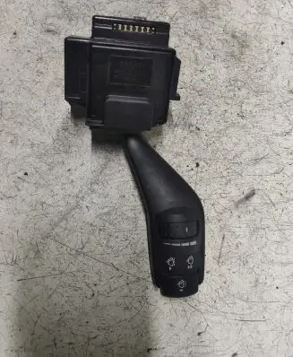 Ford Focus Wiper control stalk 17D940