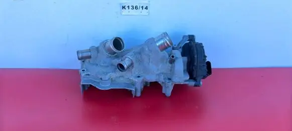 Volkswagen Polo VI Water pump 05E121042E