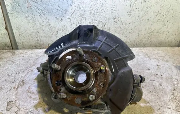 Hyundai Tucson IV NX4 Front wheel hub