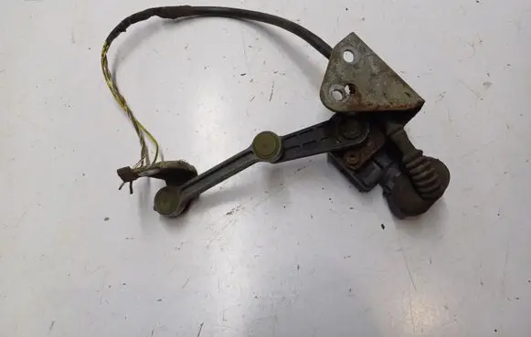 Rear air suspension level height sensor