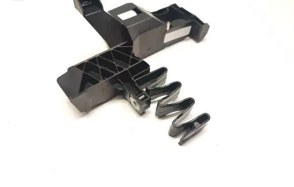 Headlight/headlamp mounting bracket