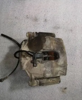 Mercedes-Benz E W212 Front brake caliper A2125401605