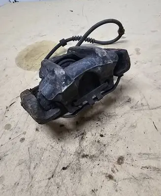 BMW 1 F20 F21 Front brake caliper 22284