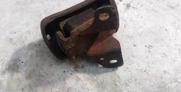 KIA Sorento Engine mount bracket 218128E150