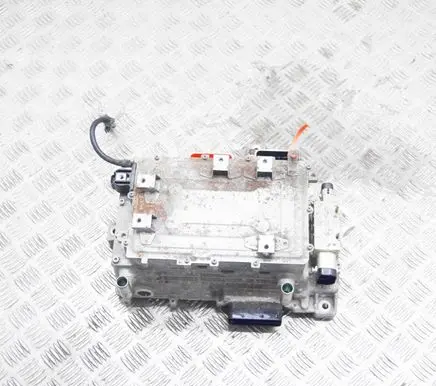 Voltage converter inverter
