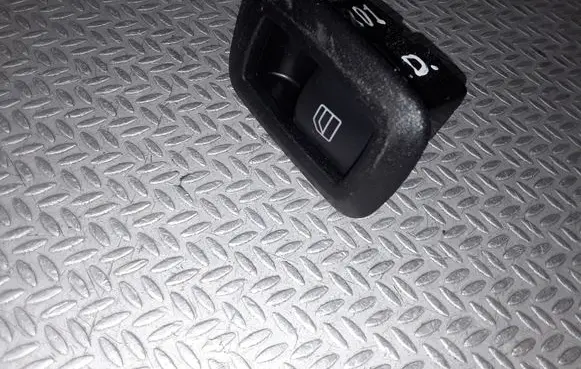 Mercedes-Benz A W169 Electric window control switch A2518200510