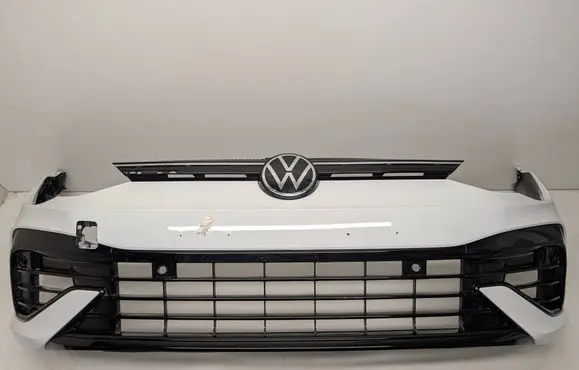 Volkswagen Golf VIII Front bumper 5H0807221E
