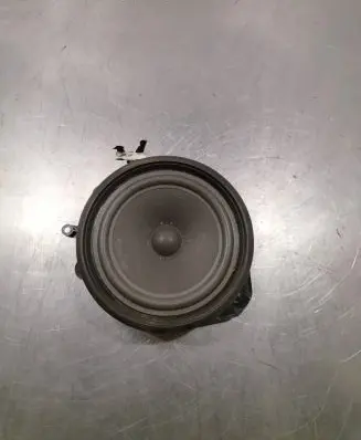 Audi A4 S4 B7 8E 8H Front door speaker 8e0035411