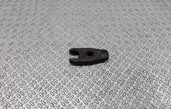 Peugeot 406 Fuel Injector clamp holder
