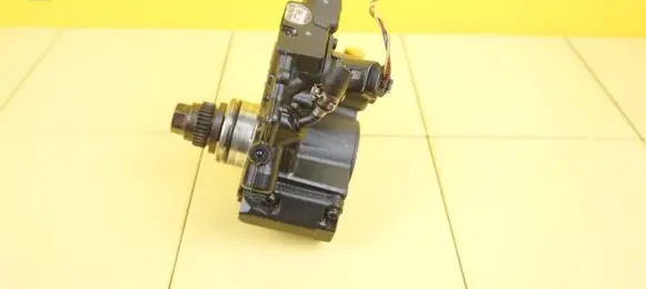 Mercedes-Benz E W212 Fuel injection high pressure pump 28252613 26SP51