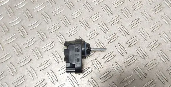 Headlight level adjustment motor