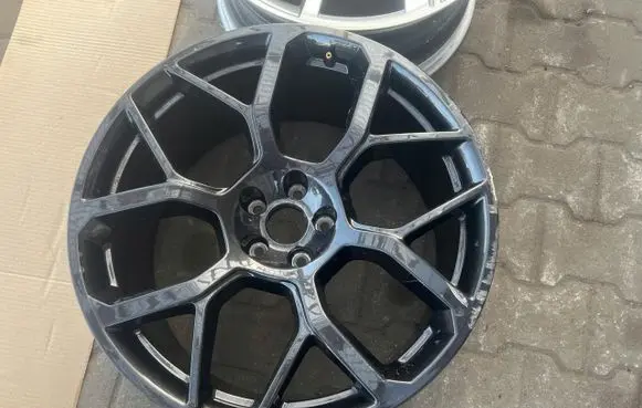 Audi Q7 4M R21 alloy rim 