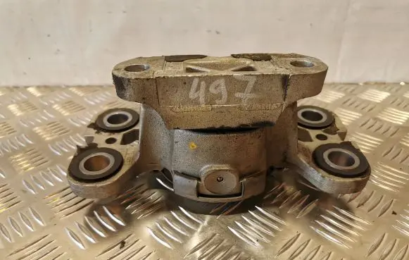 Volvo V60 Engine mount bracket 31316875