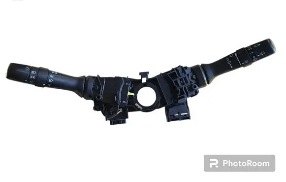 Toyota Avensis T270 Wiper turn signal indicator stalk/switch 0520017F421 0521017F525