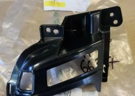 Skoda Superb B8 (3V) Front bumper mounting bracket 3V0807724A NE66337