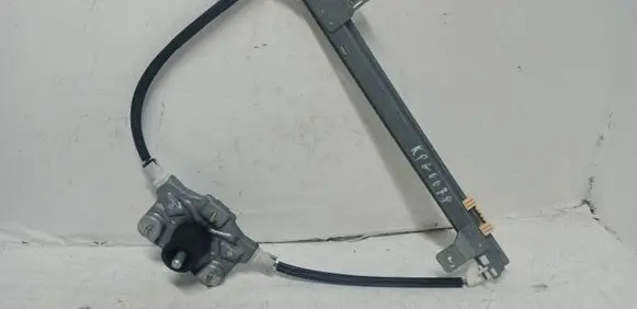 Rear door manual window regulator