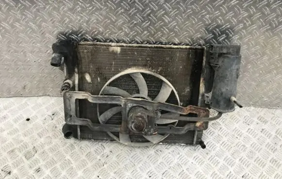 Renault Twingo I Coolant radiator