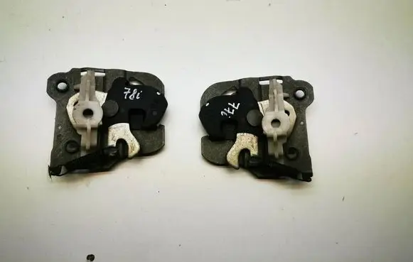 BMW 3 E90 E91 Seat back rest lock catch 7142261 7142262