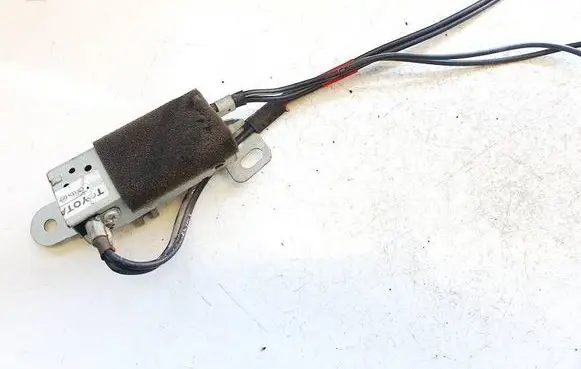 Toyota Previa (XR30, XR40) II Antenna control unit 8630028350