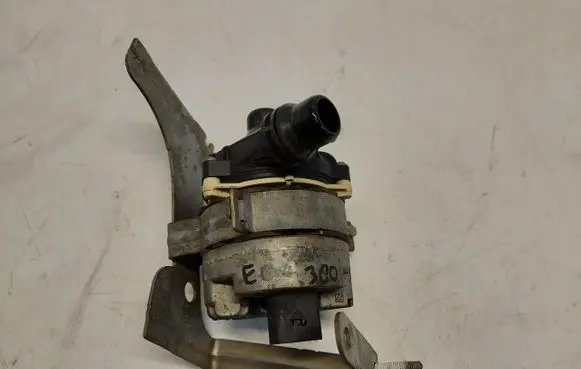 Mercedes-Benz EQV 447 Water pump a0005003800-jlk01