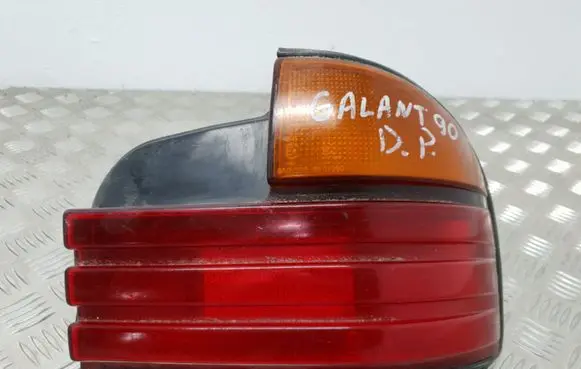 Mitsubishi Galant Rear/tail lights 043857