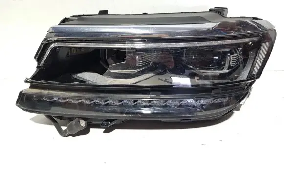 Volkswagen Tiguan Headlight/headlamp 5NB941081A