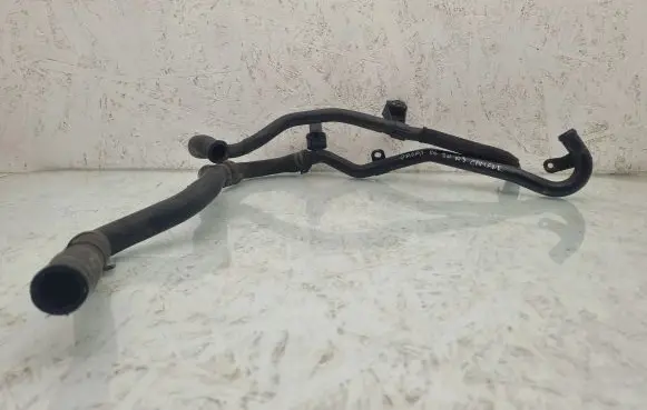 Volkswagen PASSAT B6 Engine coolant pipe/hose 5N0121070L
