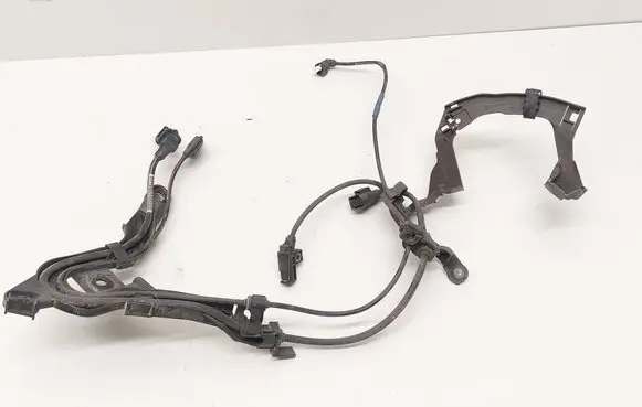 Mercedes-Benz C W206 Rear ABS sensor wiring A2065401801 A2065404201