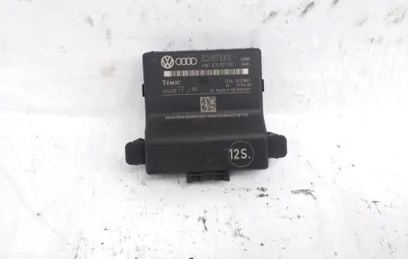 Volkswagen PASSAT B6 Gateway control module 3C0907530E
